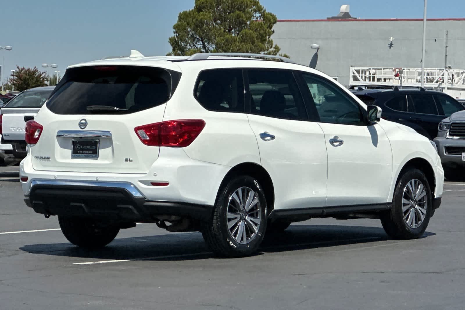 Thumbnail: 2020 Nissan Pathfinder - 2