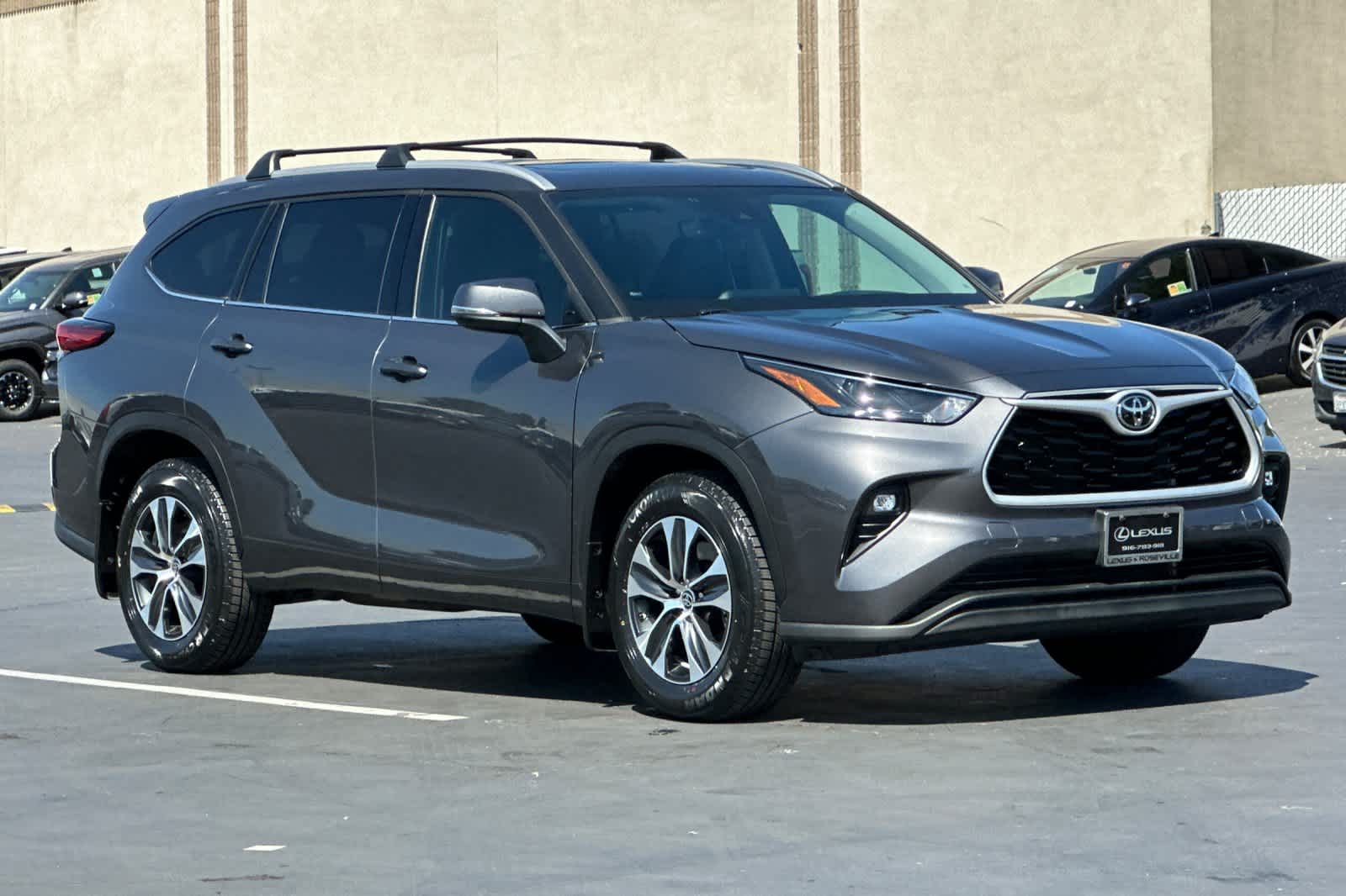 Thumbnail: 2022 Toyota Highlander - 5