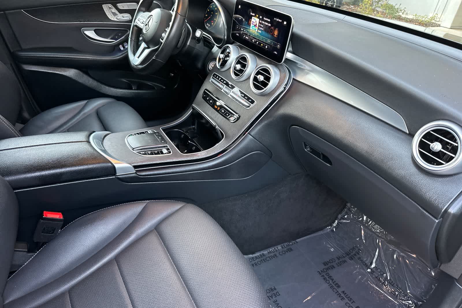 Thumbnail: 2022 Mercedes-Benz GLC - 17