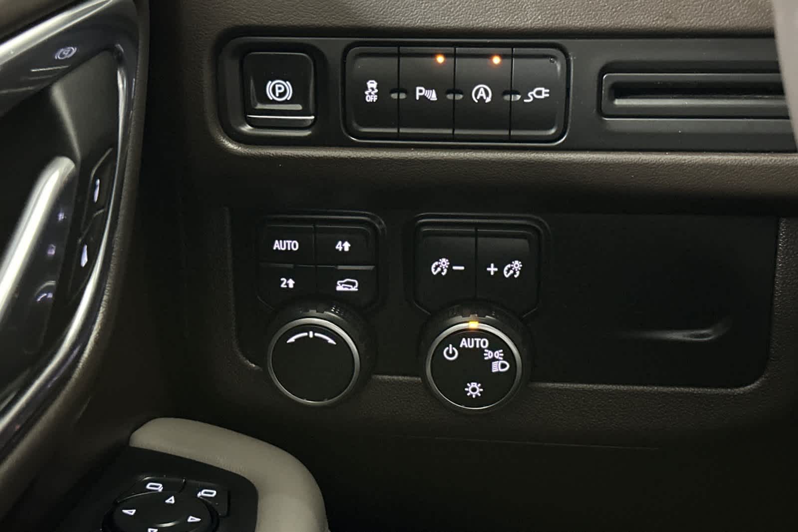 Thumbnail: 2021 Chevrolet Tahoe - 31