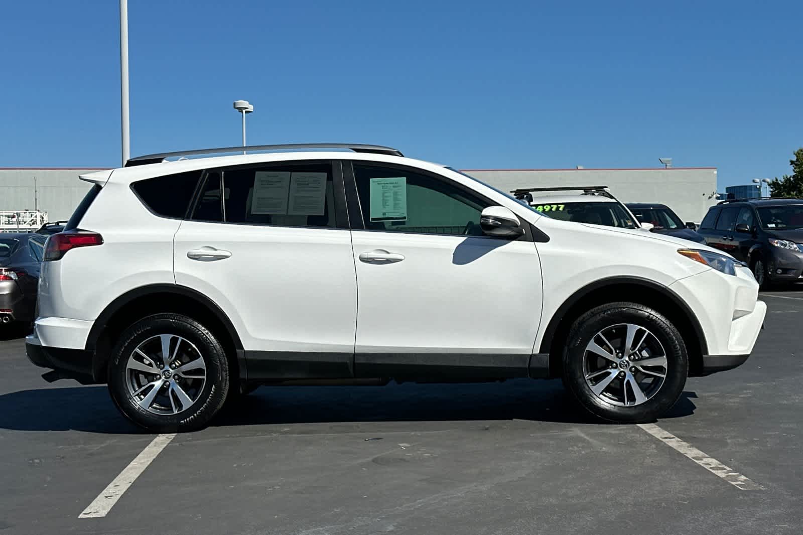 Thumbnail: 2018 Toyota RAV4 - 6