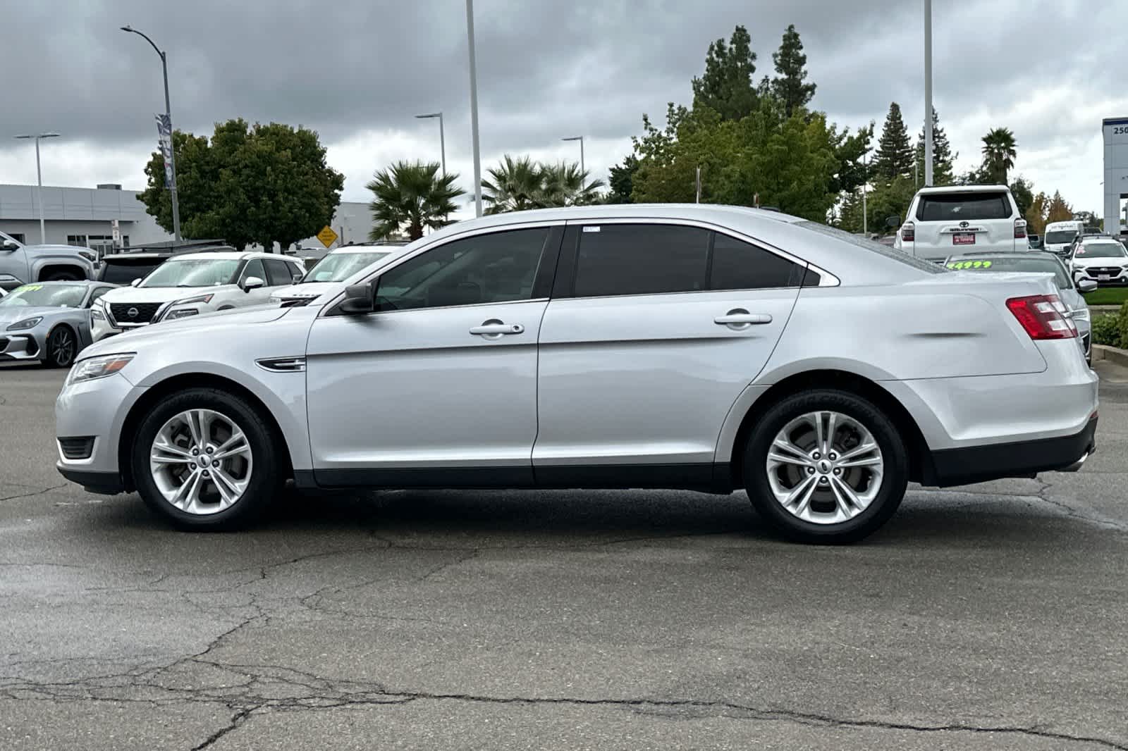 Thumbnail: 2018 Ford Taurus - 9