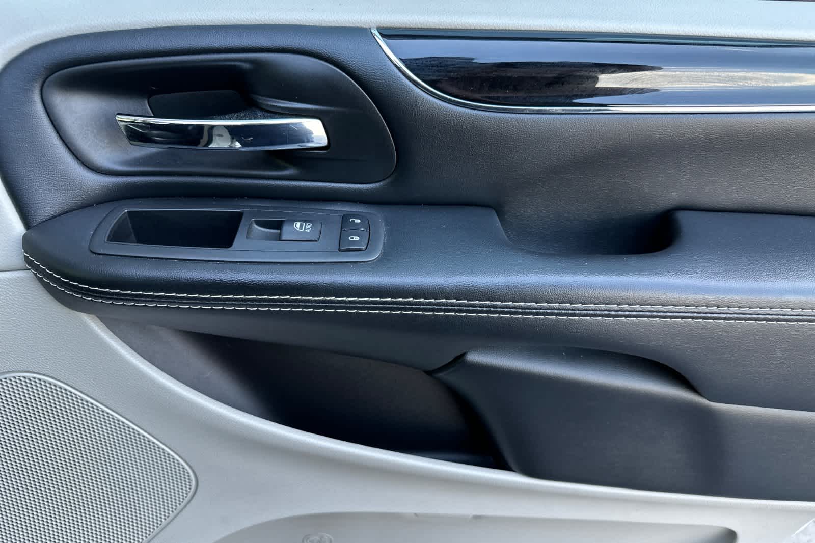 Thumbnail: 2019 Dodge Grand Caravan - 19
