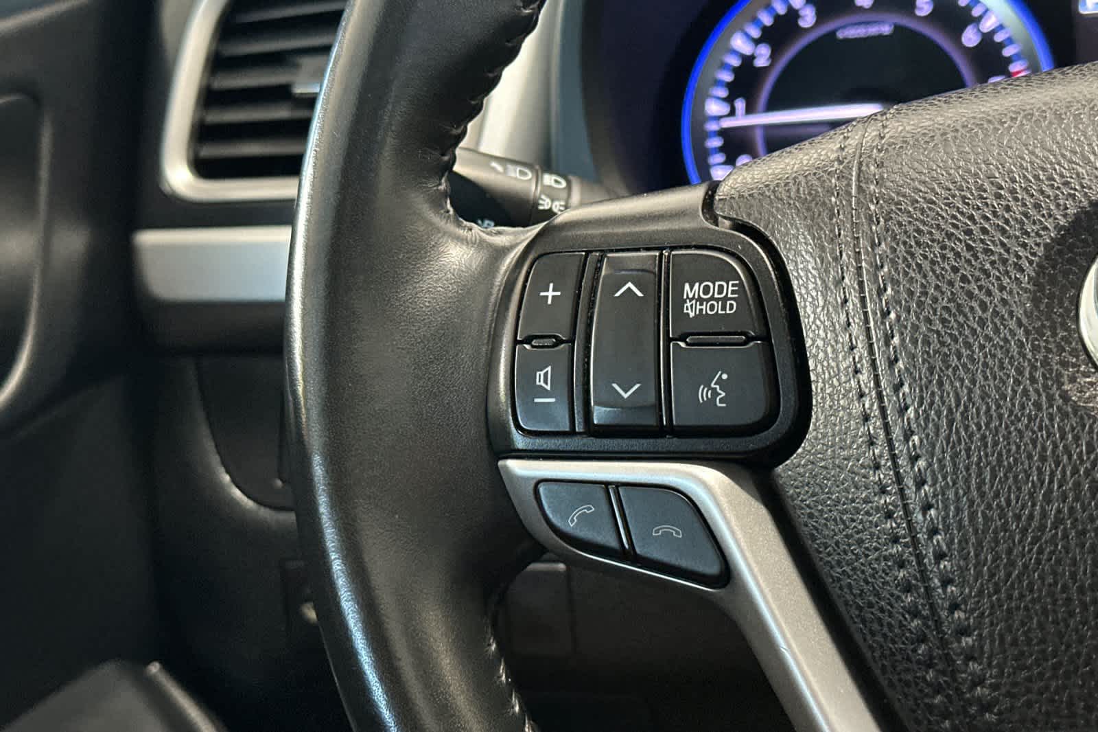Thumbnail: 2019 Toyota Highlander - 28