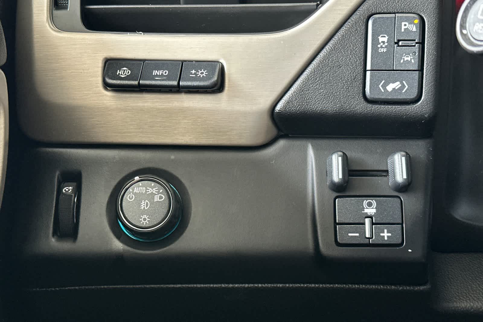 Thumbnail: 2020 GMC Yukon XL - 32