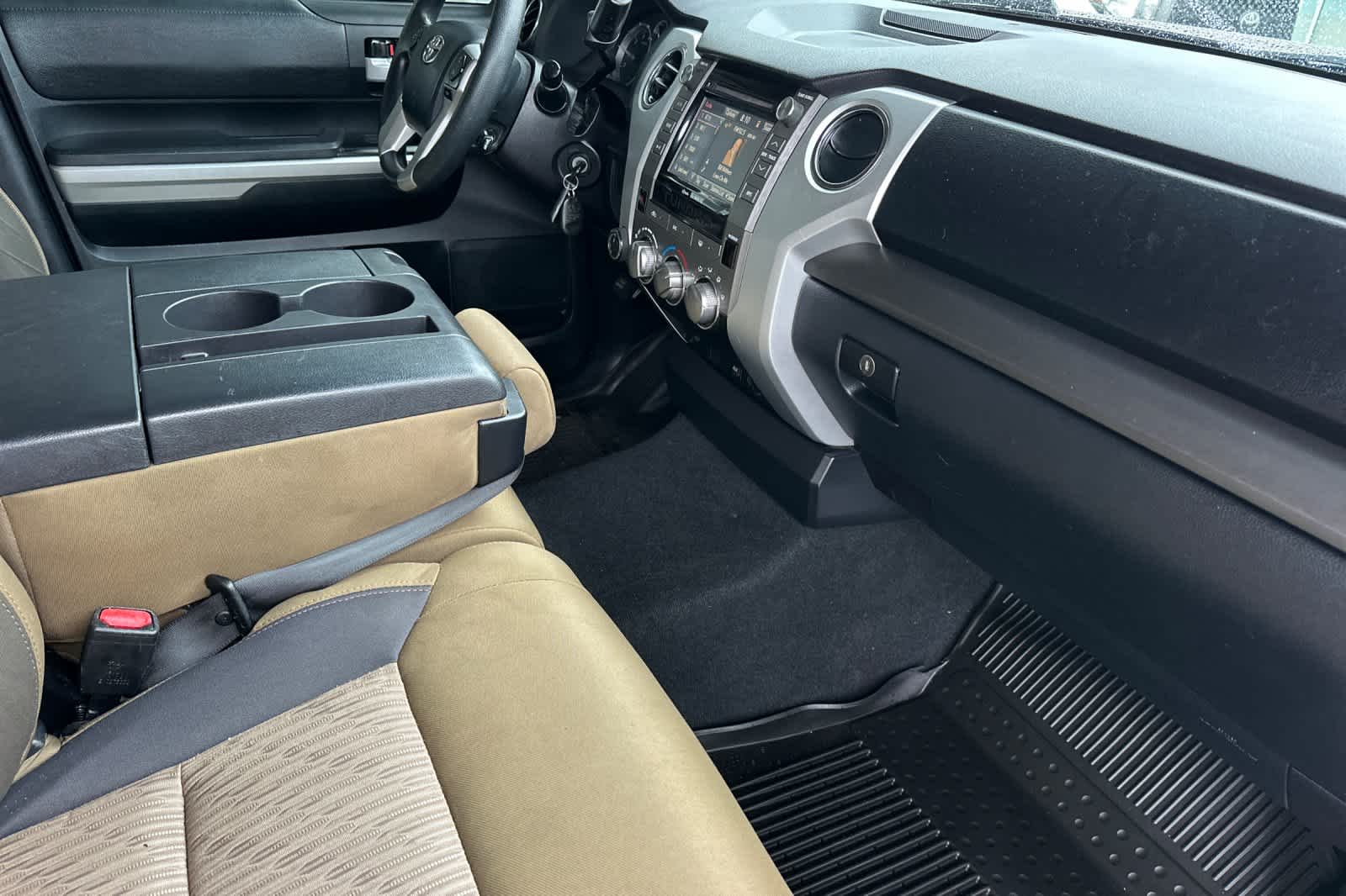 Thumbnail: 2016 Toyota Tundra - 16