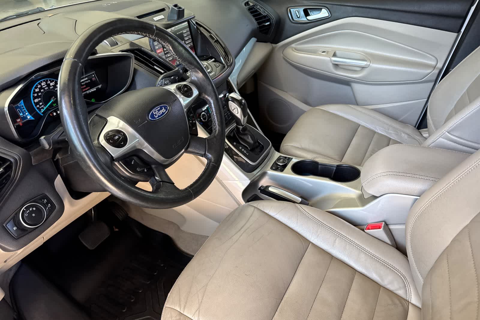 Thumbnail: 2015 Ford C-Max - 11