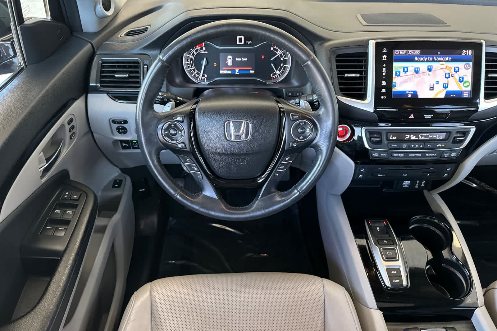 Thumbnail: 2017 Honda Pilot - 15