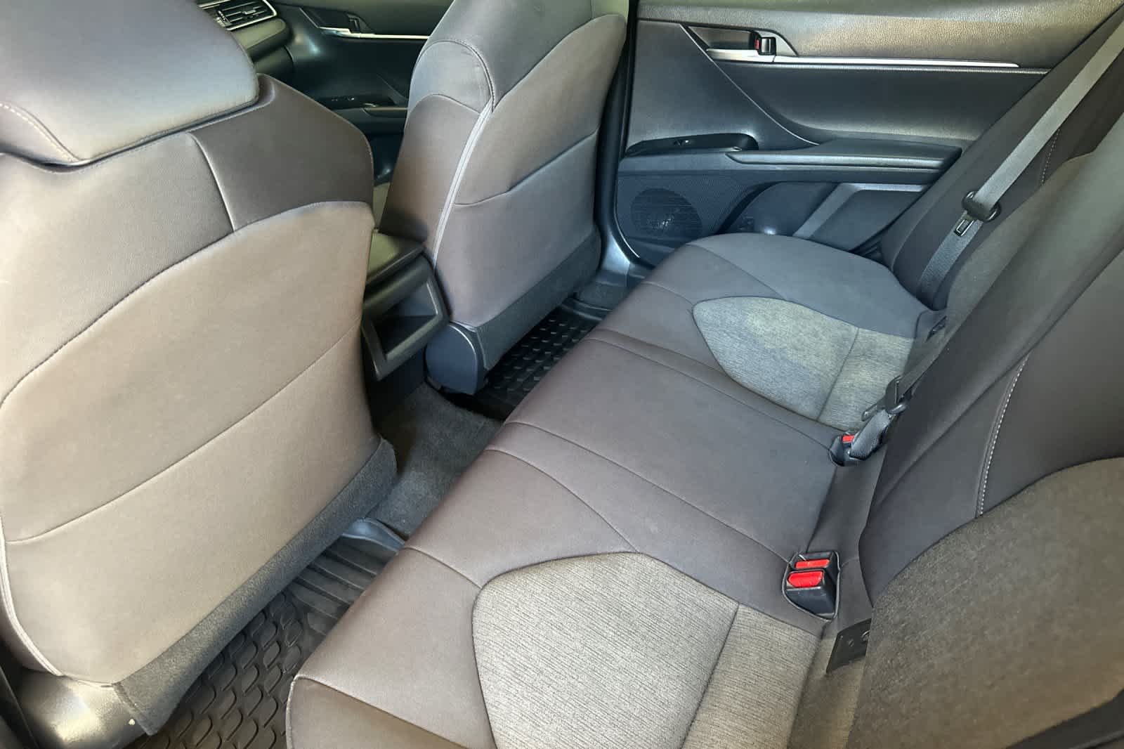 2019 Toyota Camry LE 4