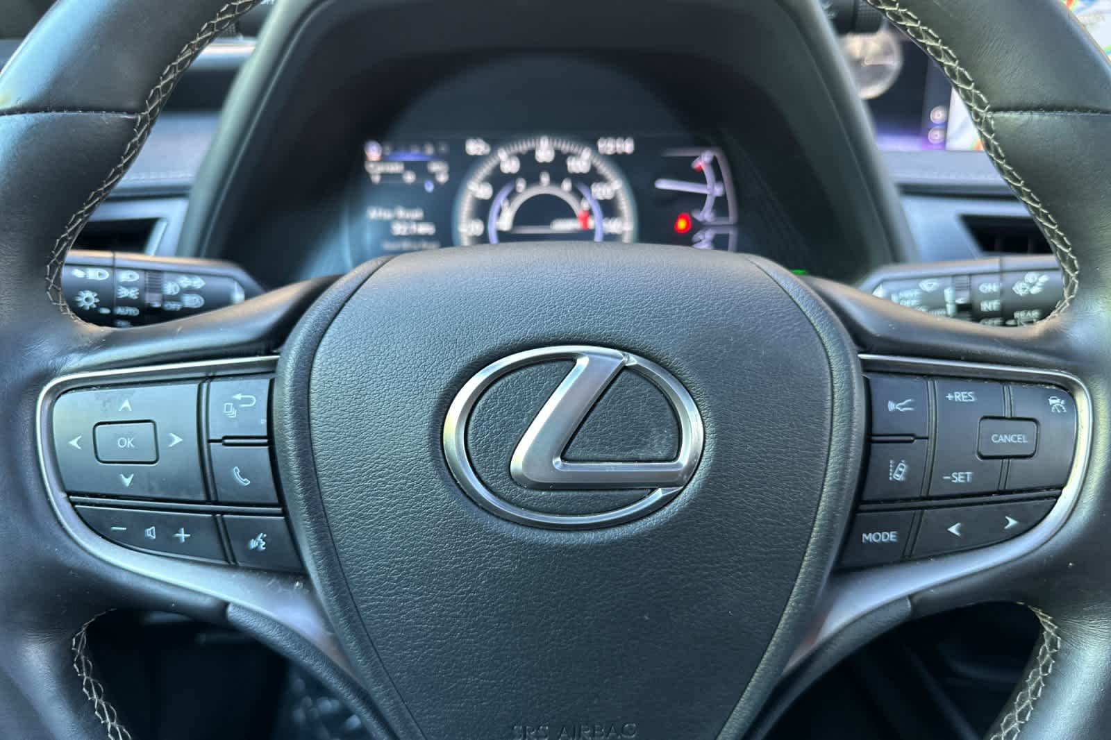 Thumbnail: 2019 Lexus UX - 26