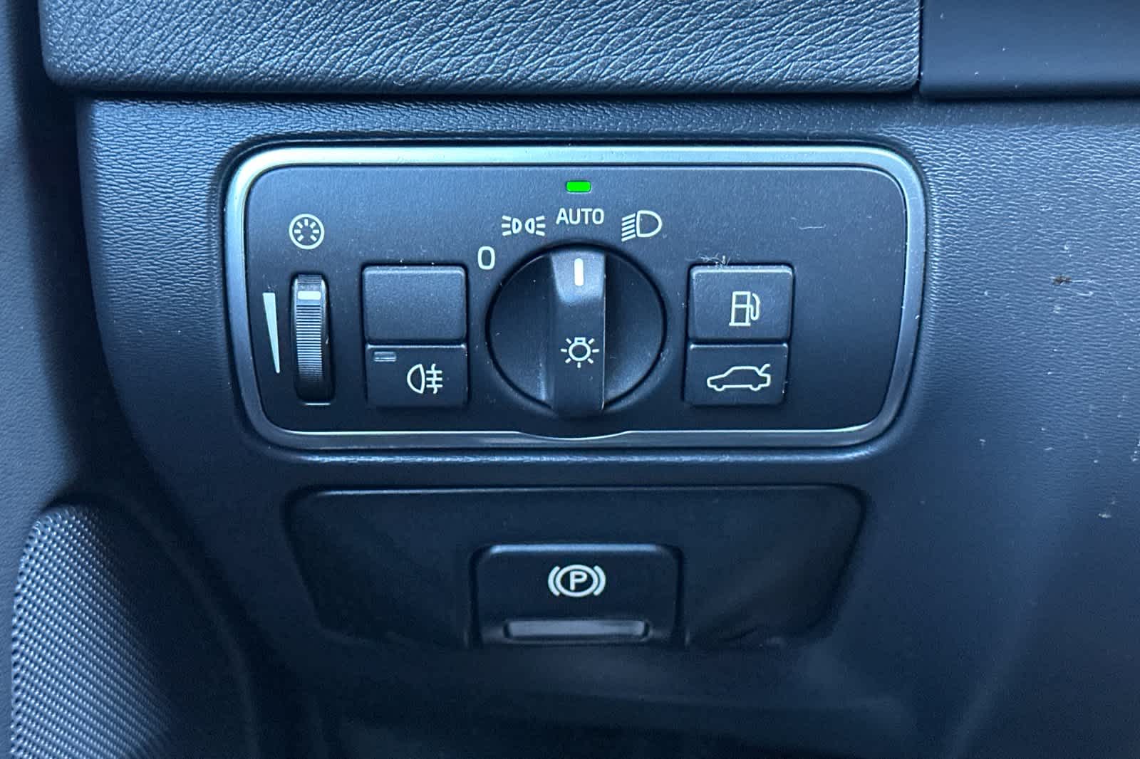 Thumbnail: 2017 Volvo S60 - 29