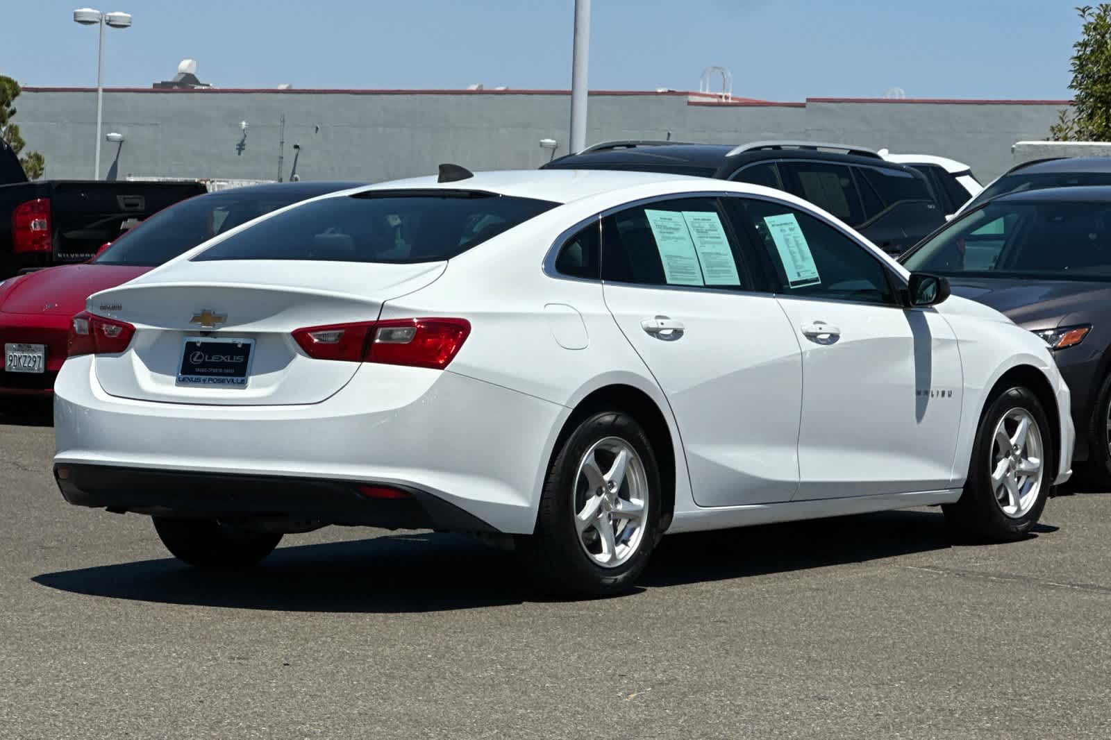 Thumbnail: 2017 Chevrolet Malibu - 2