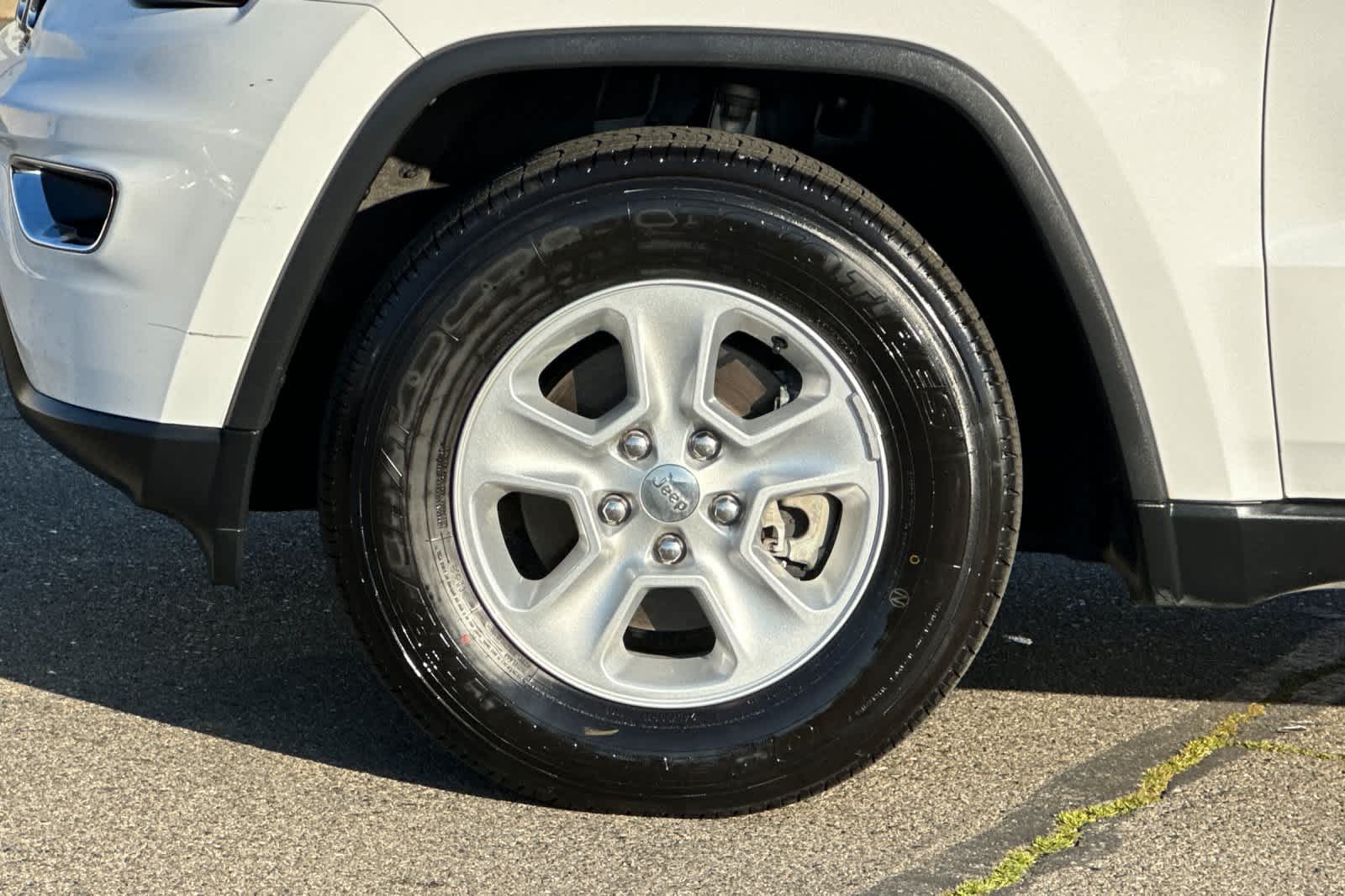 Thumbnail: 2017 Jeep Grand Cherokee - 31