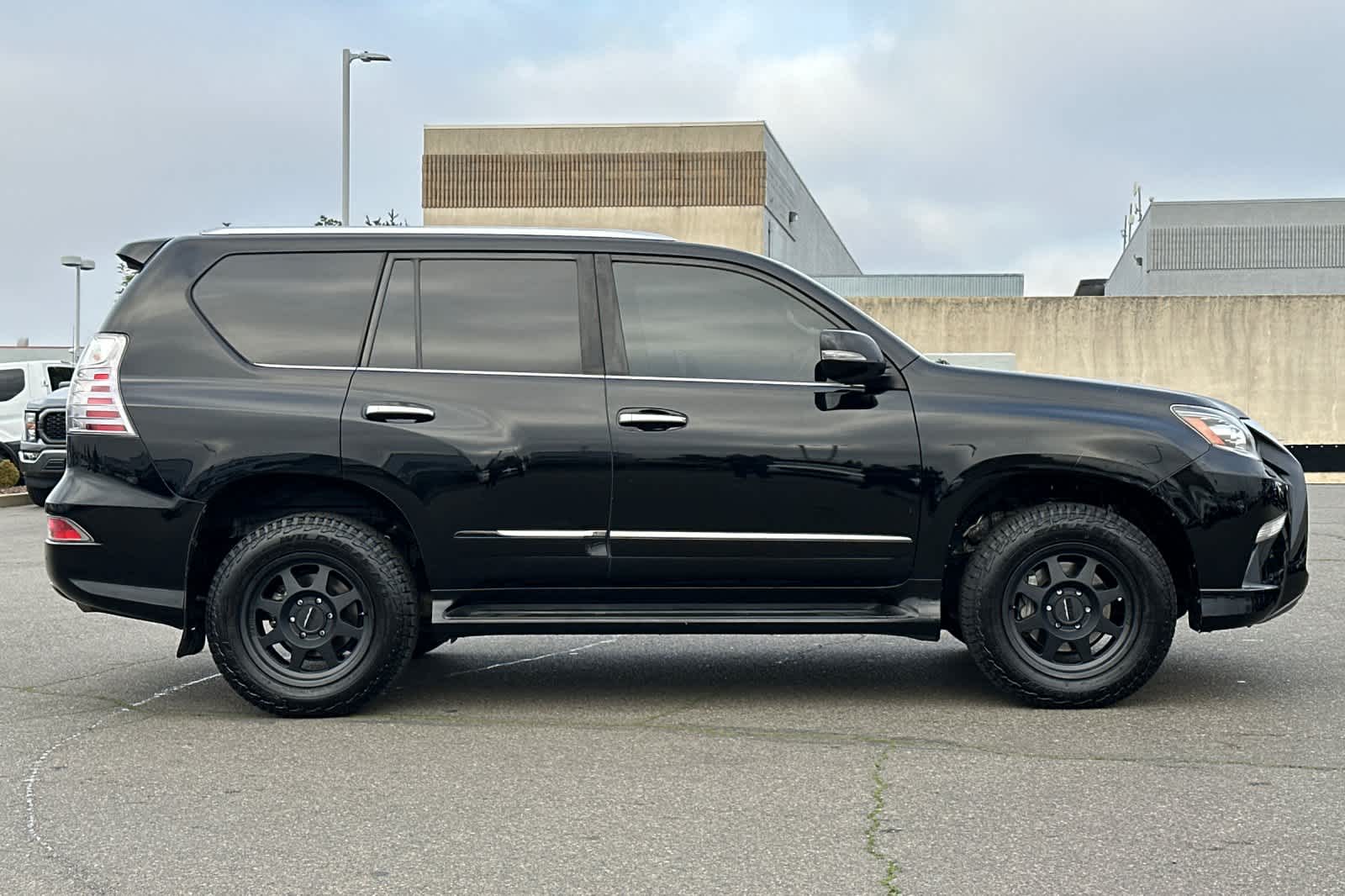 Thumbnail: 2019 Lexus GX - 6