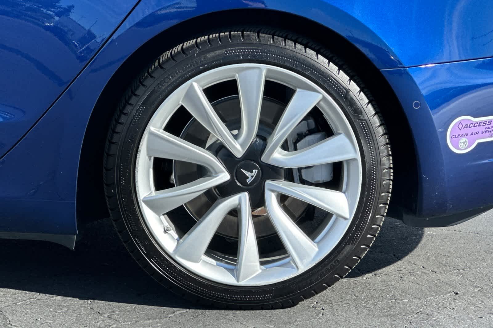 Thumbnail: 2019 Tesla Model 3 - 28