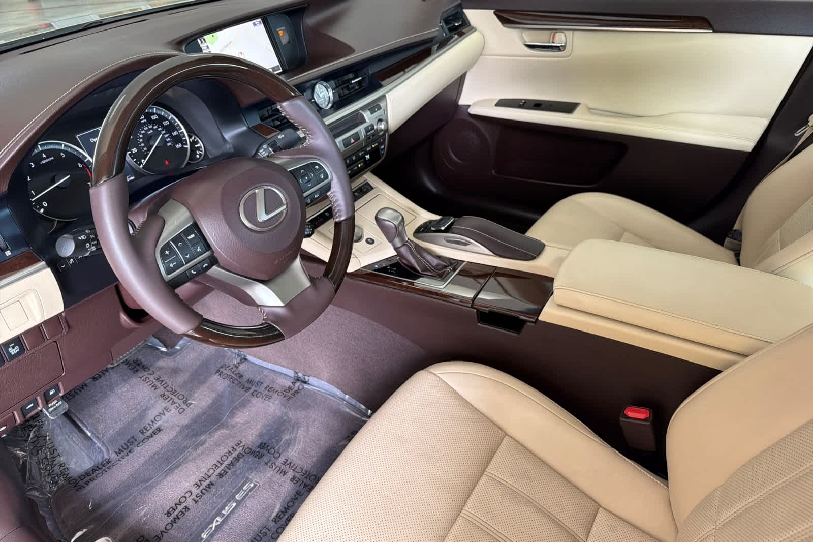 Thumbnail: 2017 Lexus ES - 10