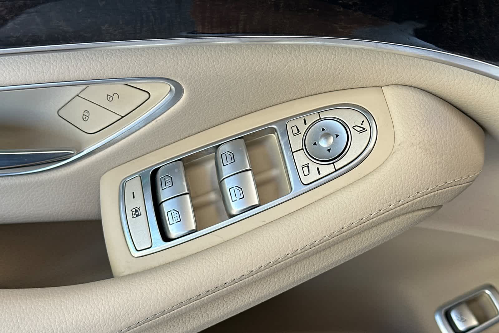 Thumbnail: 2018 Mercedes-Benz S-Class - 13