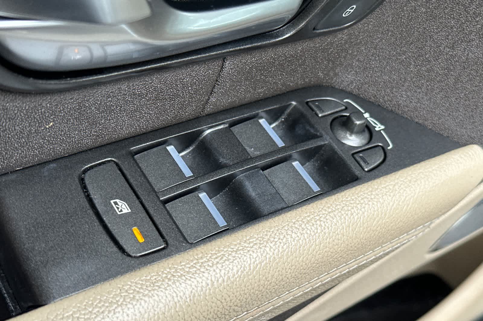 Thumbnail: 2016 Land Rover Range Rover Evoque - 13