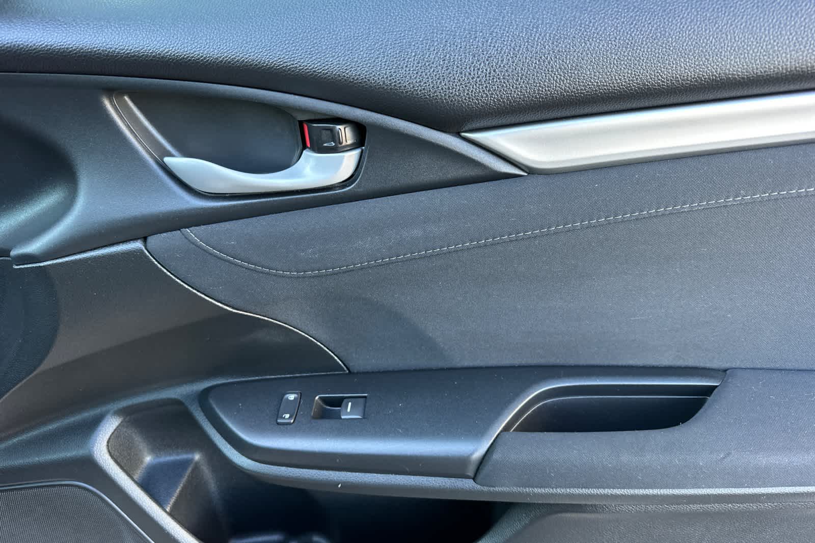 Thumbnail: 2016 Honda Civic - 17