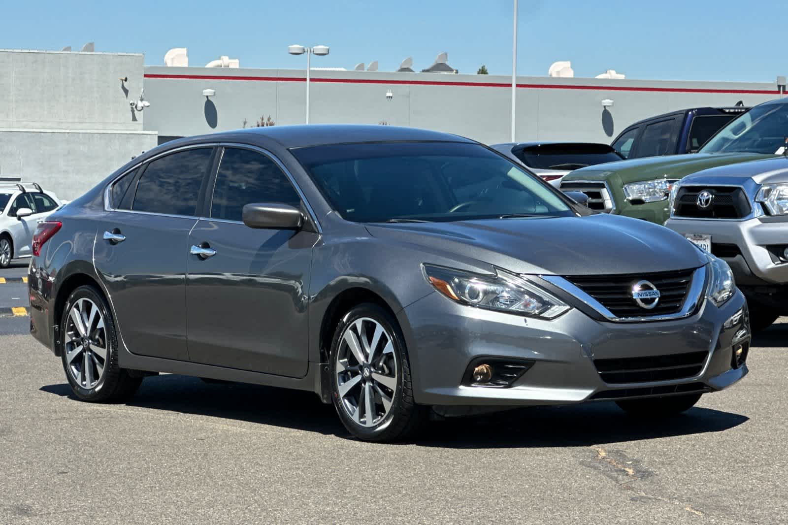 Thumbnail: 2017 Nissan Altima - 5
