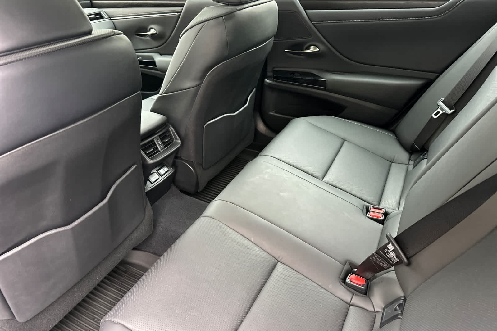 Thumbnail: 2024 Lexus ES - 4