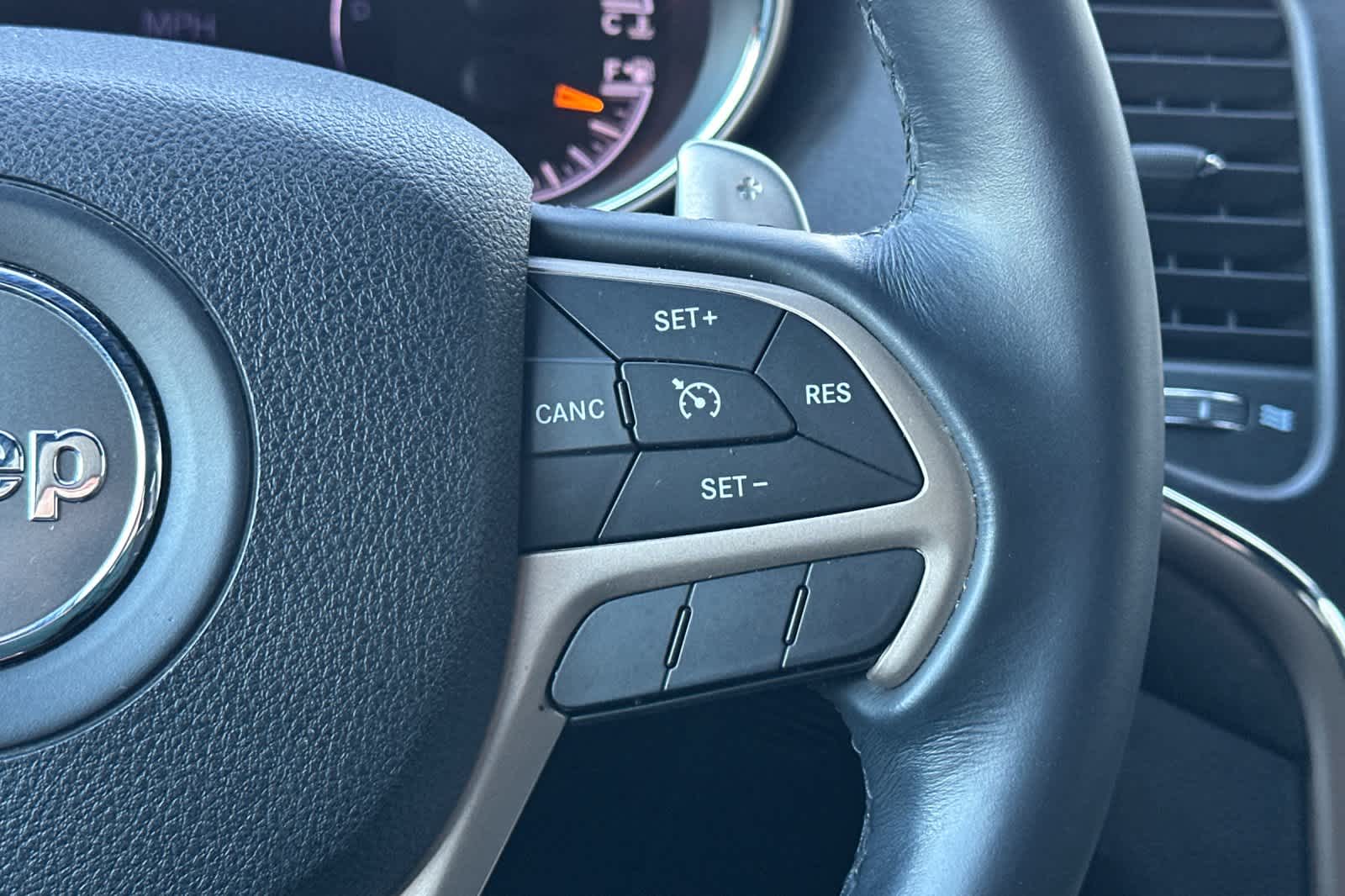 Thumbnail: 2017 Jeep Grand Cherokee - 27