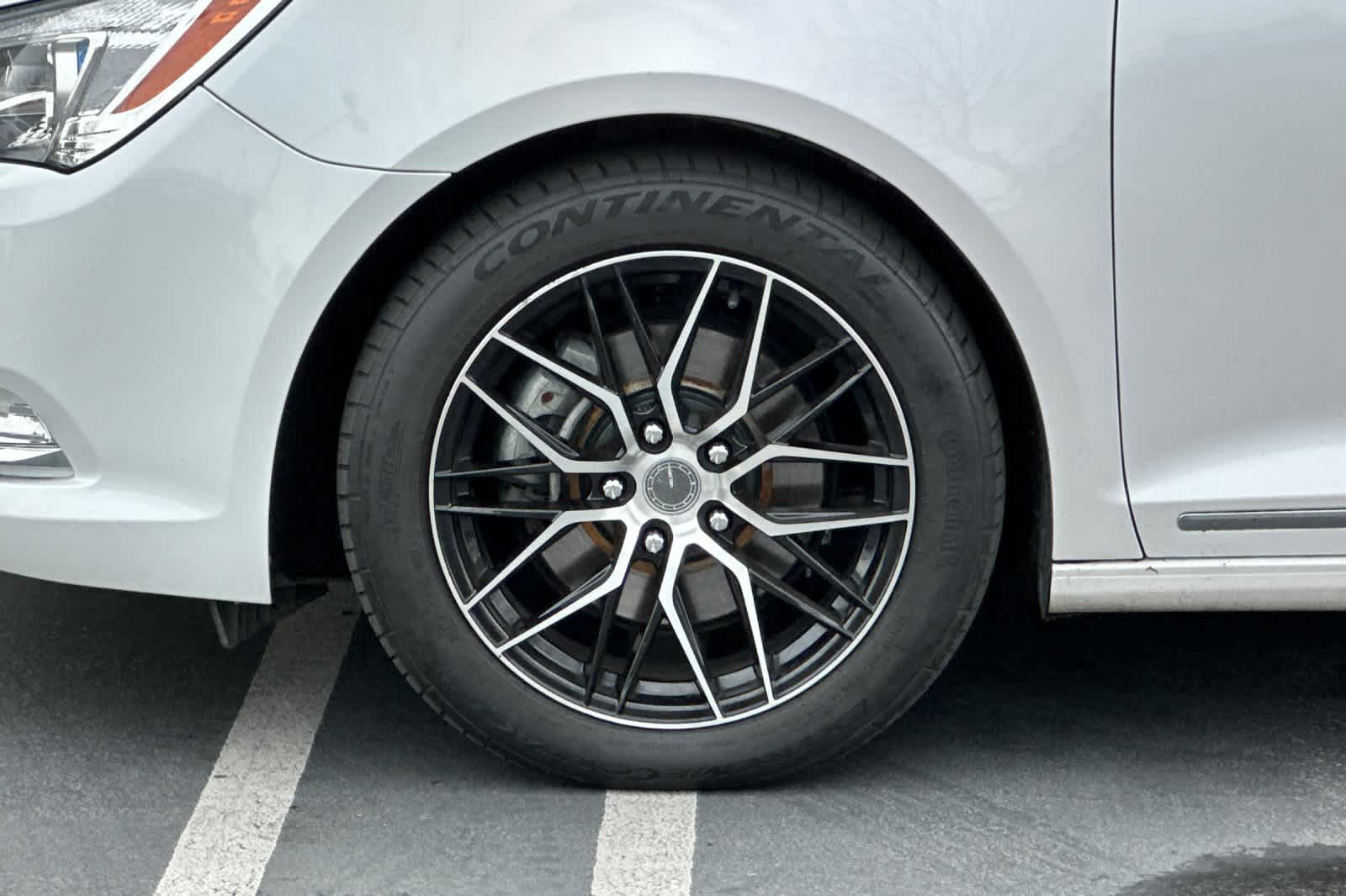 Thumbnail: 2015 Buick LaCrosse - 32