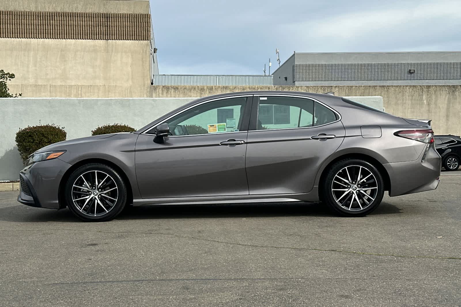 Thumbnail: 2023 Toyota Camry - 9