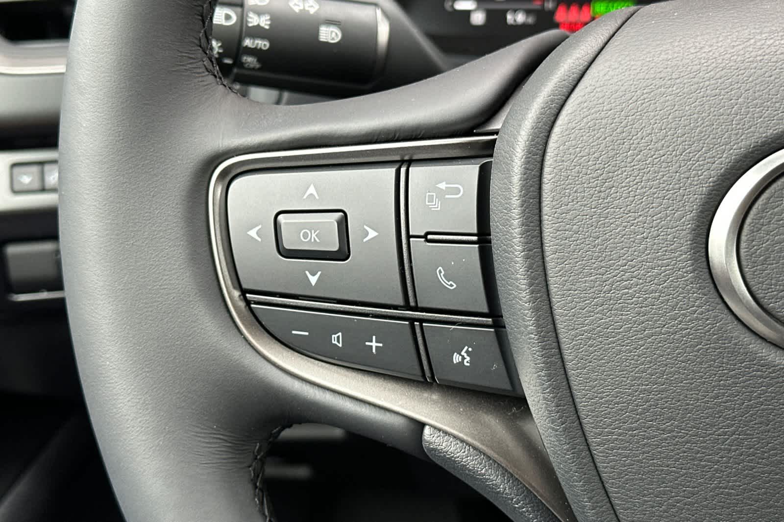 Thumbnail: 2026 Lexus UX - 26