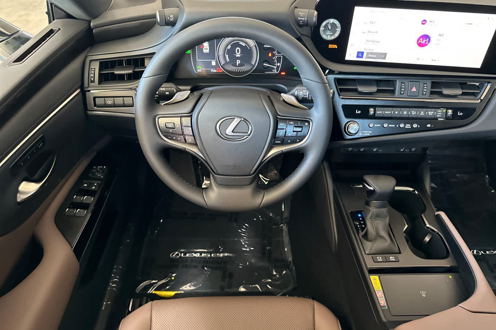 Thumbnail: 2025 Lexus ES - 15