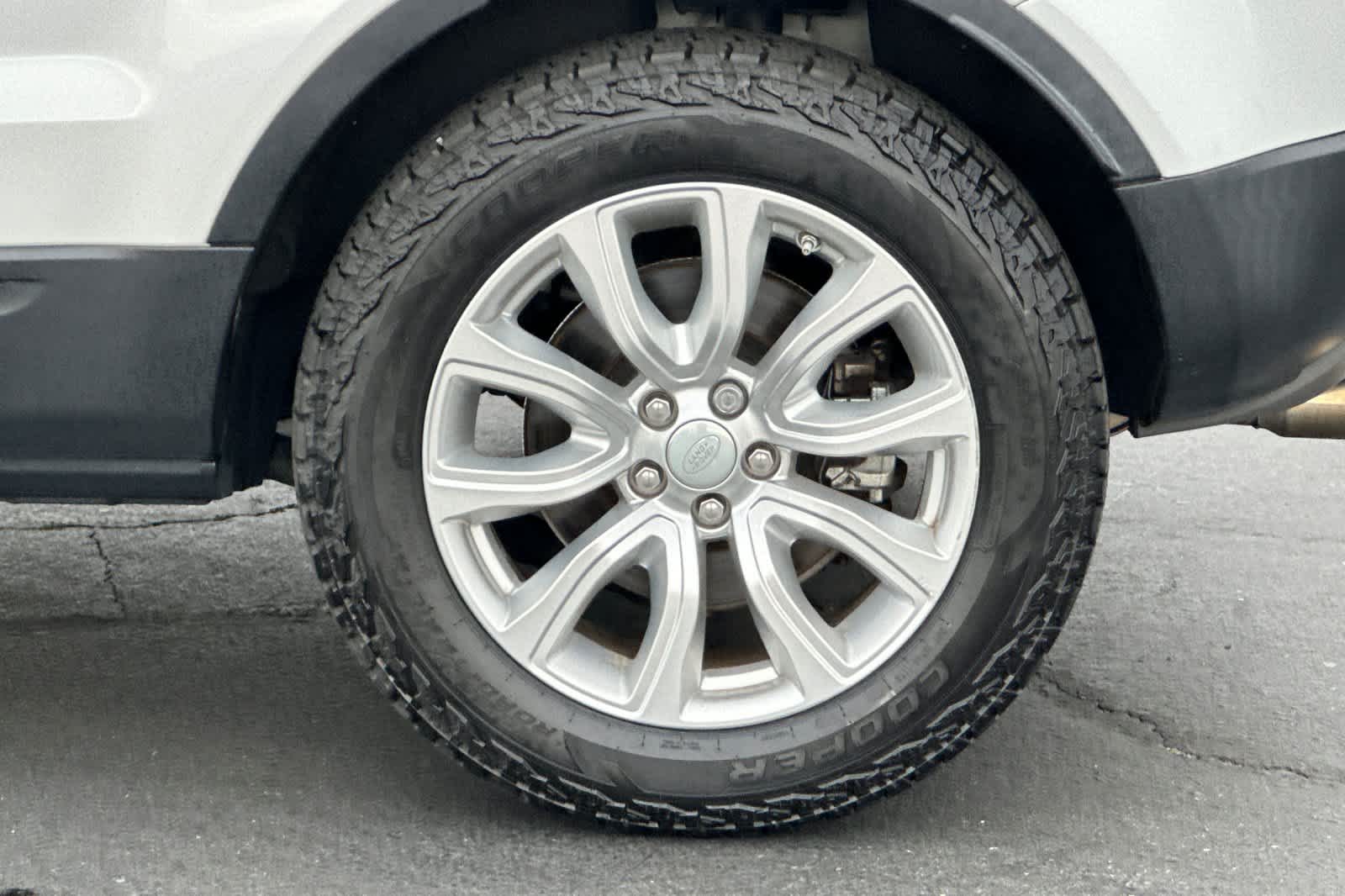 Thumbnail: 2016 Land Rover Range Rover Evoque - 32