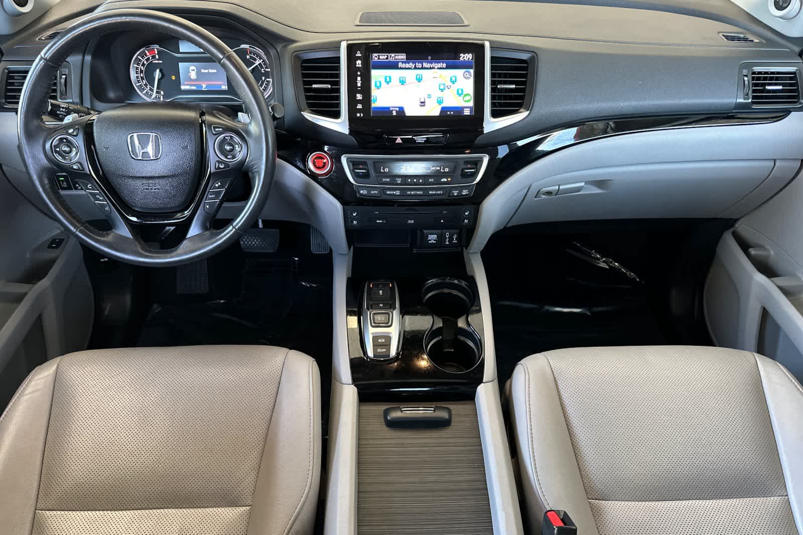 Thumbnail: 2017 Honda Pilot - 3