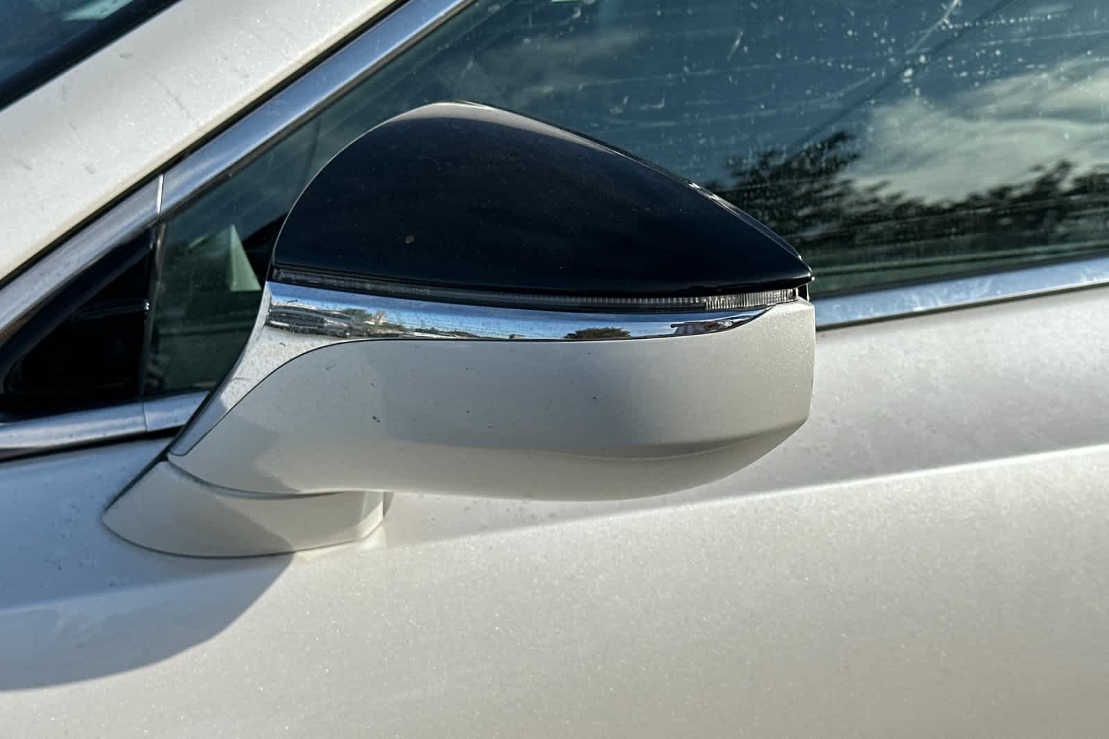 Thumbnail: 2019 Lexus ES - 21