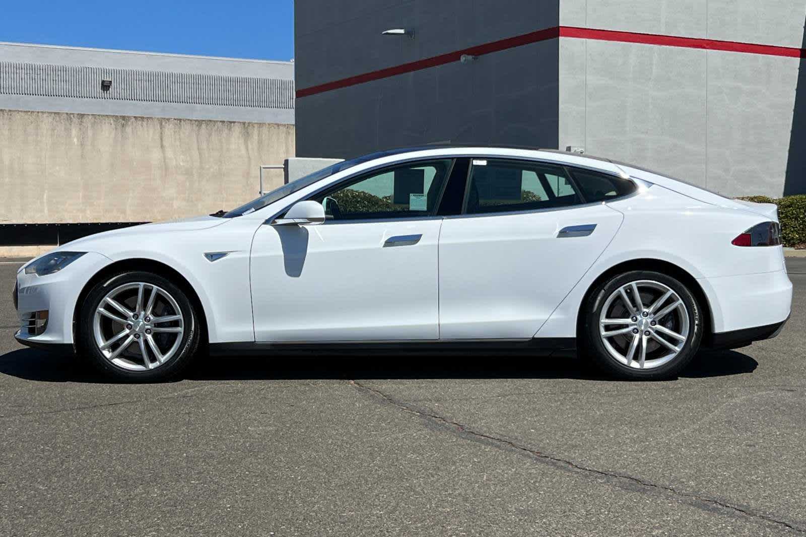 2014 Tesla Model S Base 9