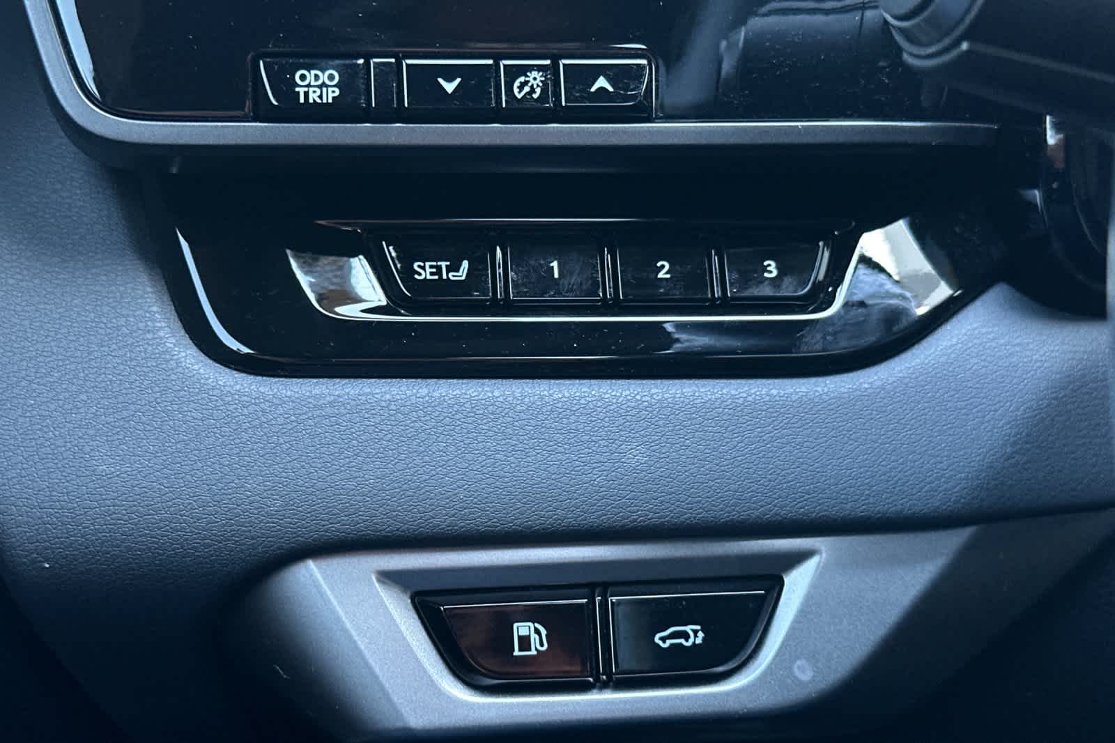 Thumbnail: 2024 Lexus RX - 31