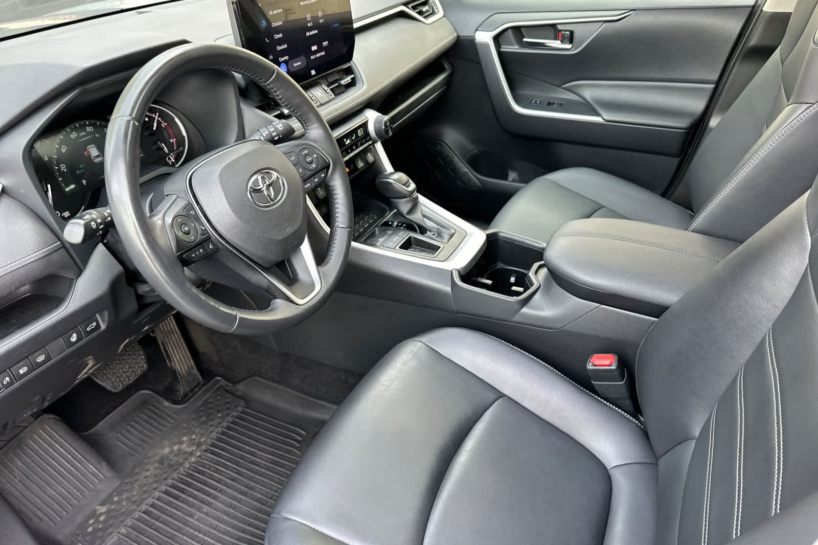 Thumbnail: 2023 Toyota RAV4 - 11