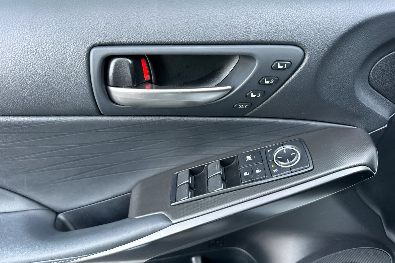 Thumbnail: 2022 Lexus IS - 12