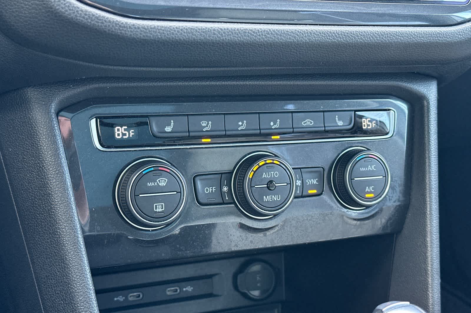 Thumbnail: 2021 Volkswagen Tiguan - 23