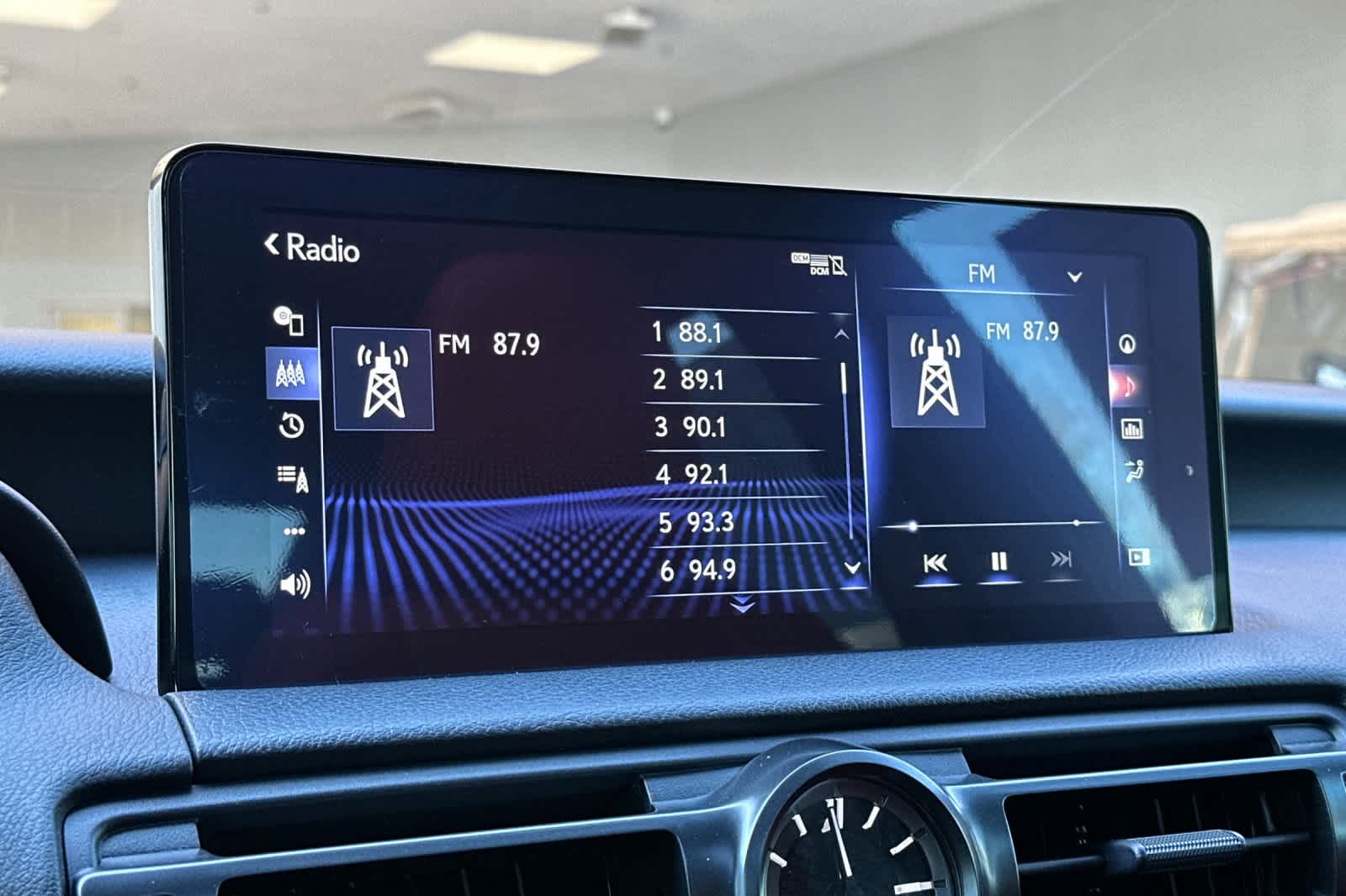 Thumbnail: 2023 Lexus IS - 19