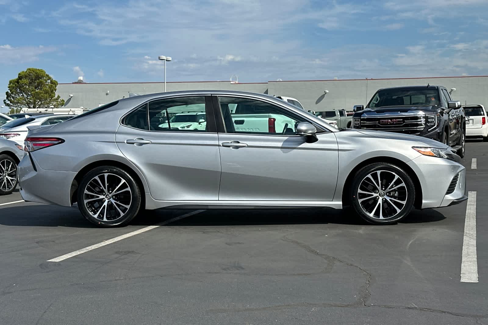 Thumbnail: 2019 Toyota Camry - 6