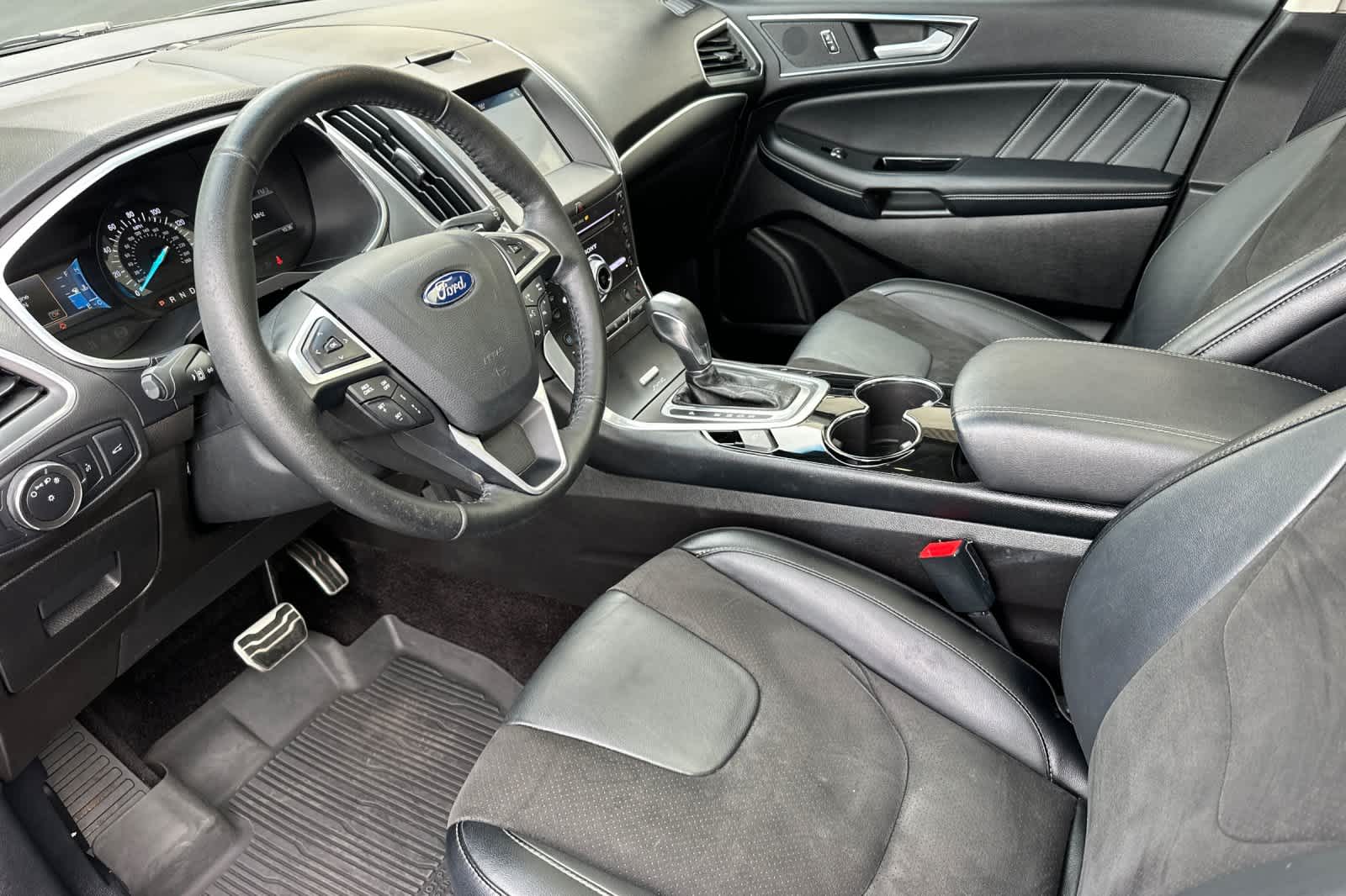 Thumbnail: 2017 Ford Edge - 11