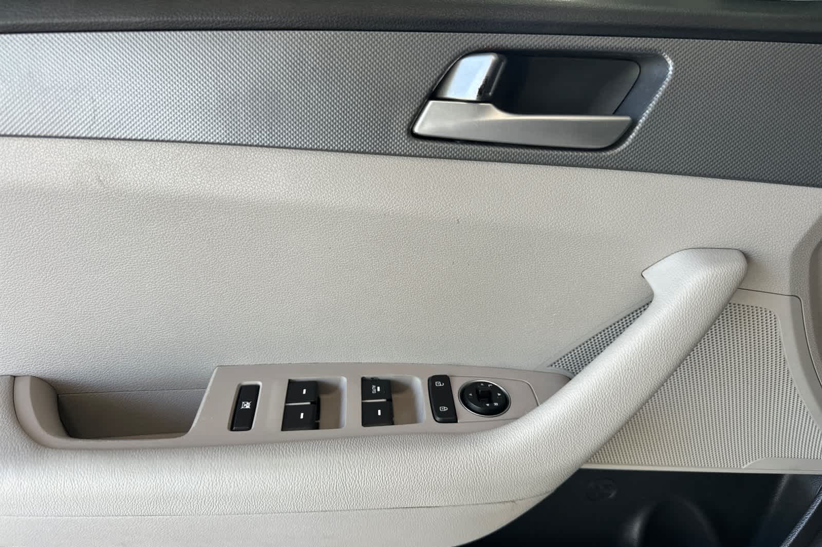 2017 Hyundai Sonata  12