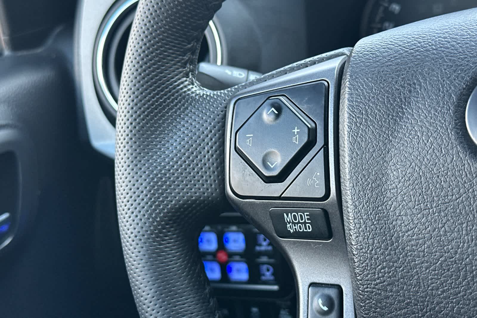 Thumbnail: 2022 Toyota Tacoma - 24