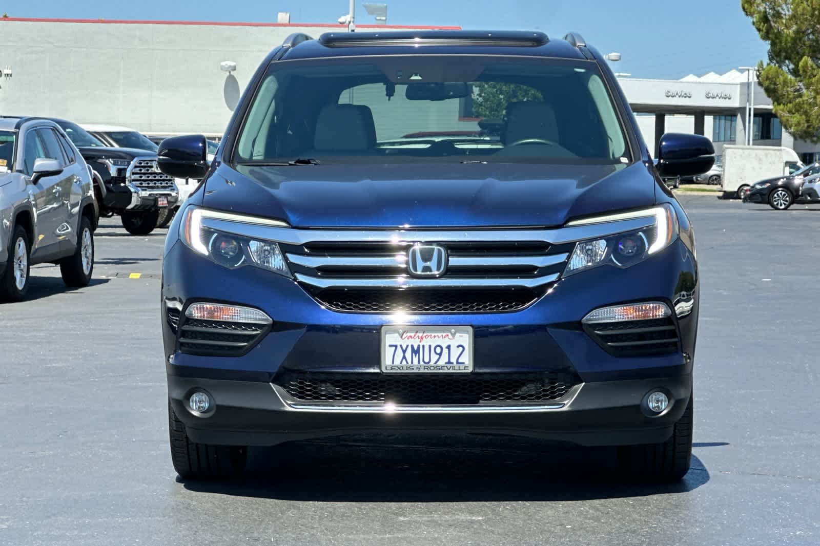 Thumbnail: 2017 Honda Pilot - 10