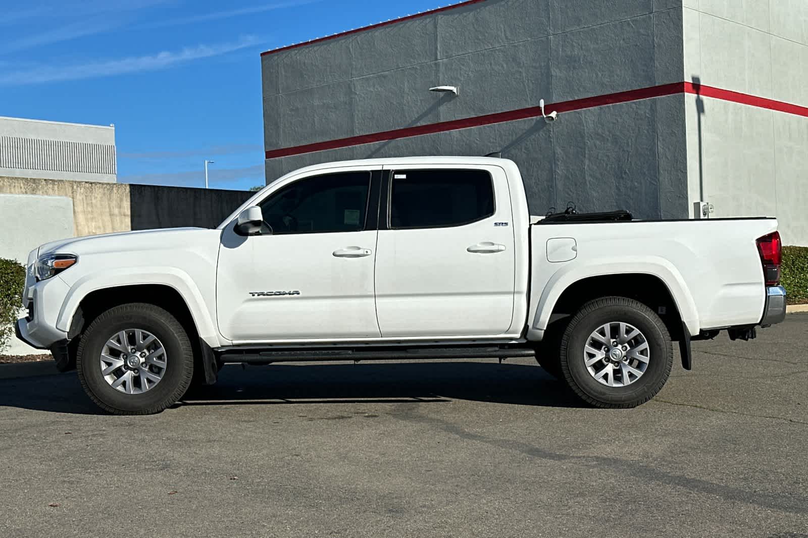 Thumbnail: 2019 Toyota Tacoma - 9