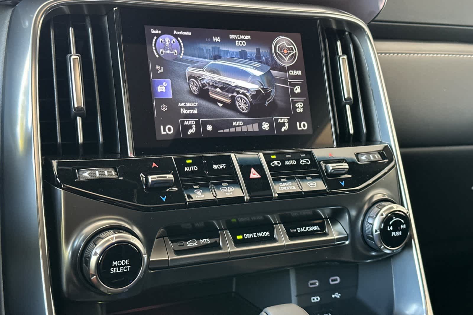 Thumbnail: 2025 Lexus LX - 24