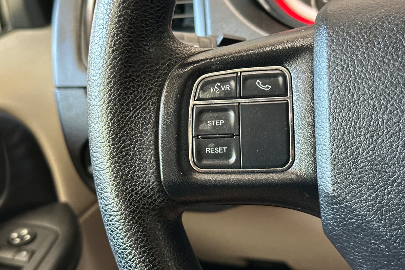 Thumbnail: 2018 Dodge Grand Caravan - 25