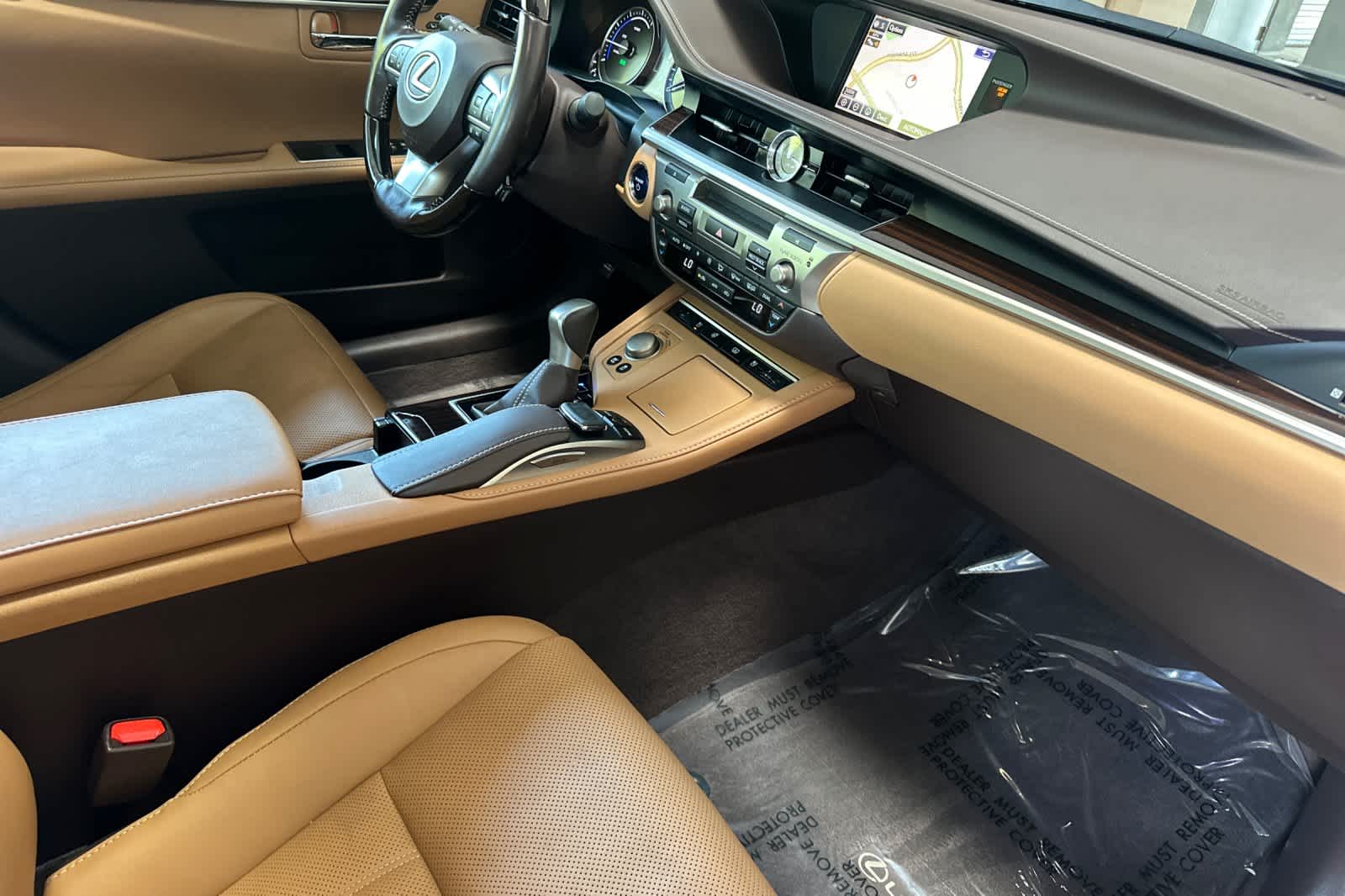 Thumbnail: 2016 Lexus ES - 16