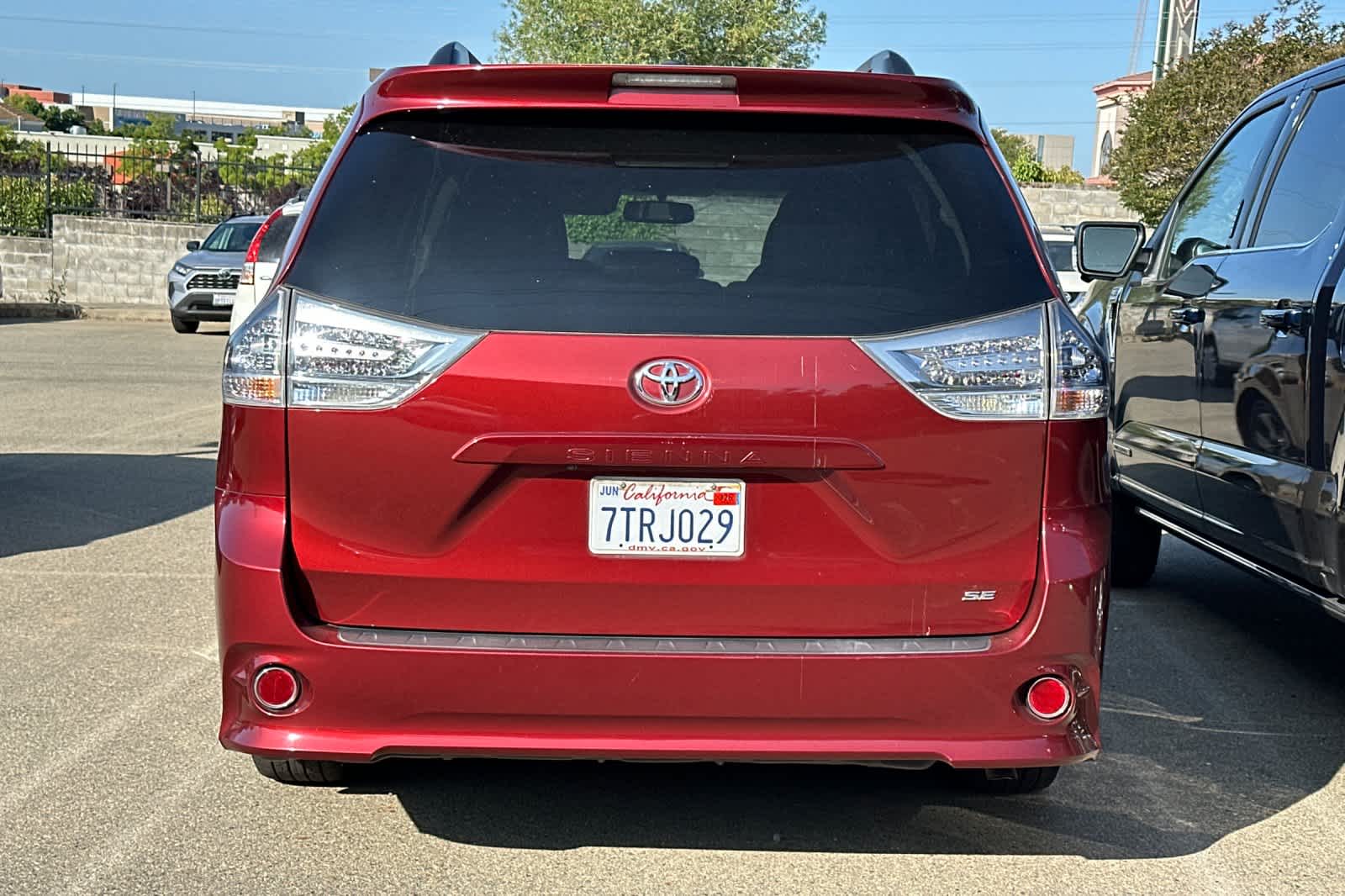 Thumbnail: 2016 Toyota Sienna - 5
