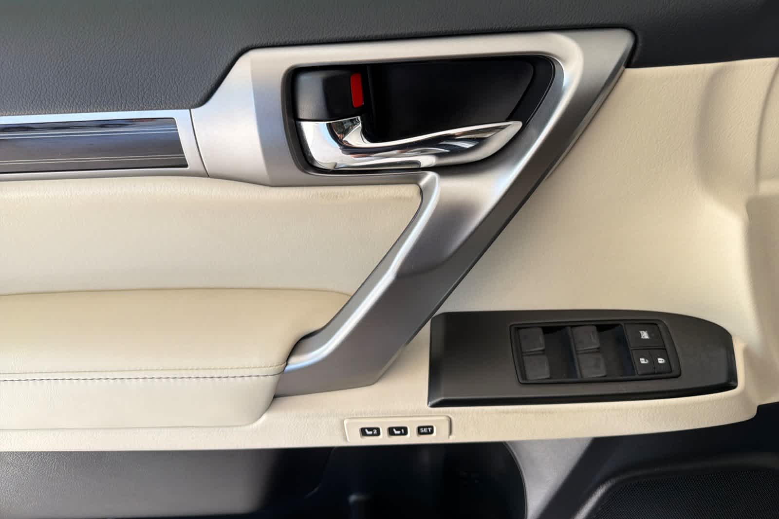 Thumbnail: 2023 Lexus GX - 11